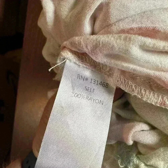 Fate Women’s Size L Romper. Lightweight. Coral Swirls. Tassels. 3” Inseam. Flowy - Picture 9 of 9